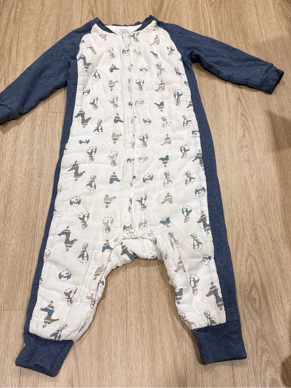NEST Fragrances Blue & White Animal Print Baby Footie